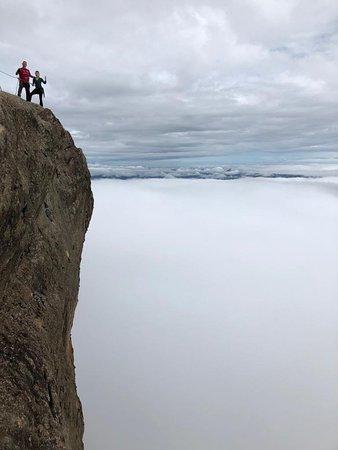 Dimy Climbing