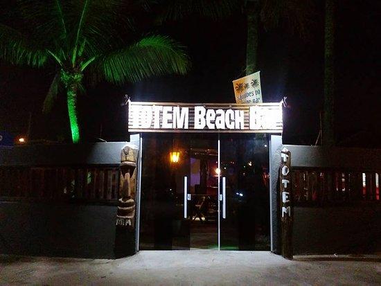 TOTEM Beach Bar